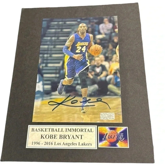 Kobe Bryant autograph Lakers photo with COA - Picture 1 of 1